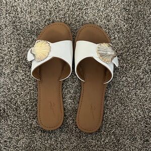 Universal Thread White Sandals with Shell Accents